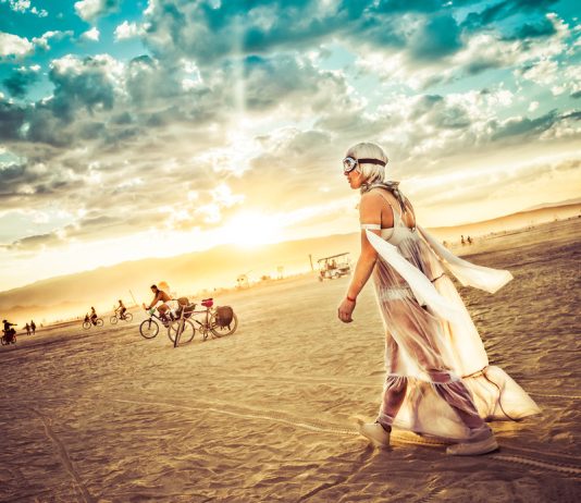 Burning Man: un festival unic pentru oameni creativi și non-conformiști
