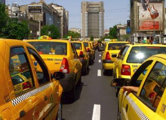 Călătorii cu taxiul în Japonia: Sfaturi pentru a evita tarifele ridicate