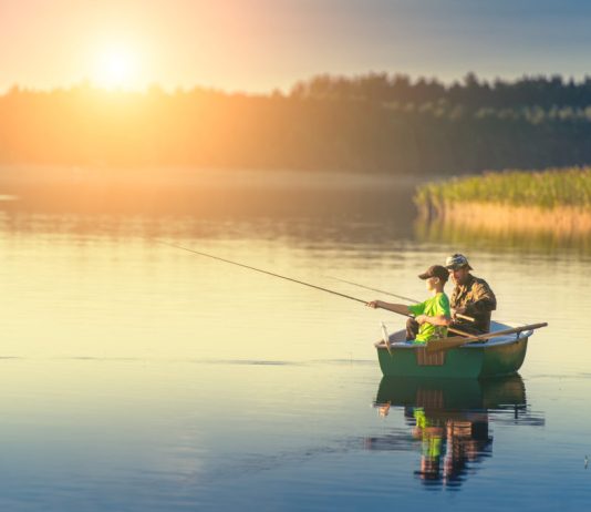 Călătorii de pescuit: O experiență de pescuit cu barca în larg