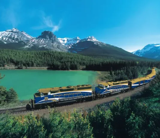 Canada de la coastă la coastă: O experiență de călătorie cu trenul