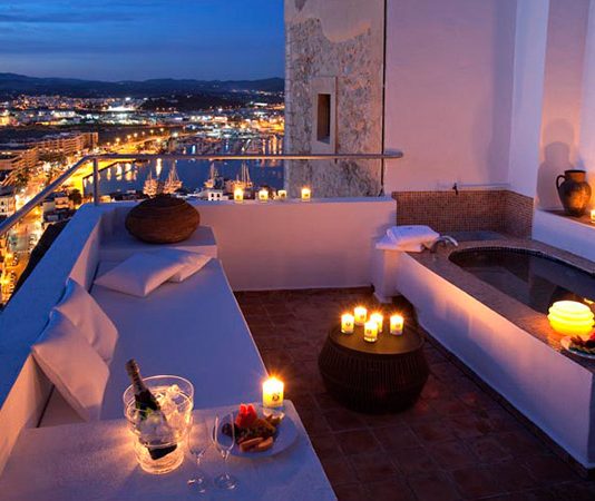 Cele mai romantice hoteluri pentru cupluri