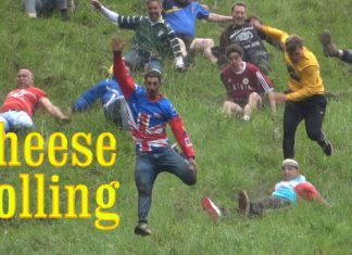 Cooper’s Hill Cheese Rolling – Rularea Brânzei de pe Dealul Cooper