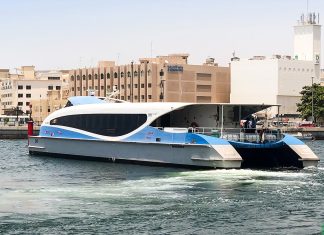 Cu feribotul în Dubai: De la Canalul Dubai la Insula Palm Jumeirah