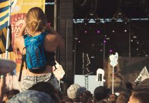 Cum e să faci voluntariat la un festival?