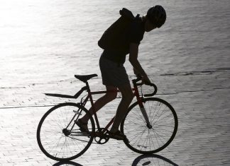 În căutarea aventurii: Călătorii cu bicicleta în ținuturi îndepărtate