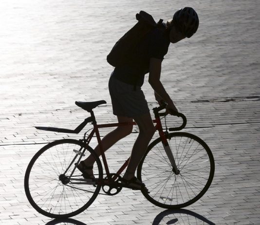 În căutarea aventurii: Călătorii cu bicicleta în ținuturi îndepărtate