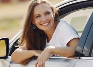 Închirieri auto în Noua Zeelandă: Ghid ESENTIAL + Sfaturi