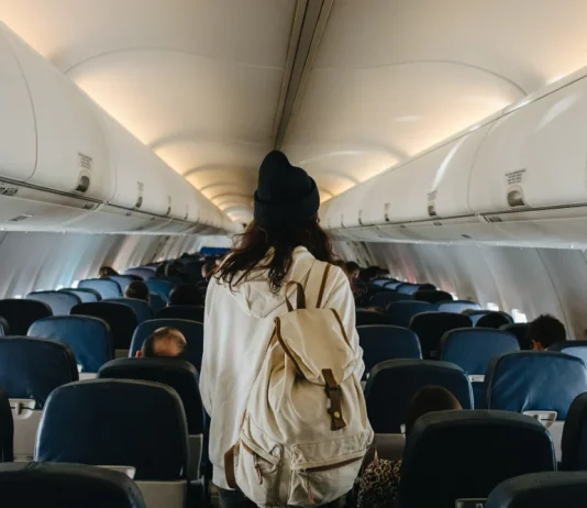 Lucruri pe care trebui să le faci înainte de a zbura într-un avion