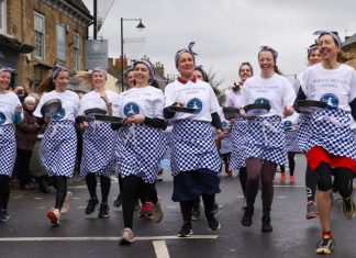 Olney Pancake Race – Cursa de Clătite Olney