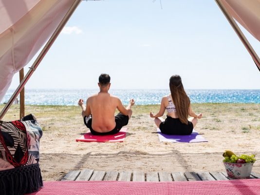 Plajă și activități marine: Relaxare și distracție