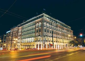 Recenzie Hotel Grande Bretagne: Vederi si Lux La Acropole din Atena