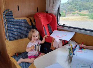 Sfaturi pentru a călători într-o rulotă cu copii