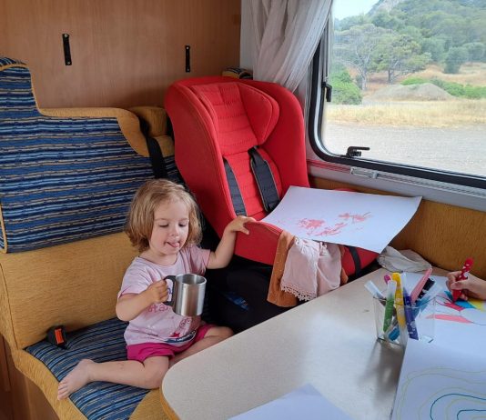 Sfaturi pentru a călători într-o rulotă cu copii