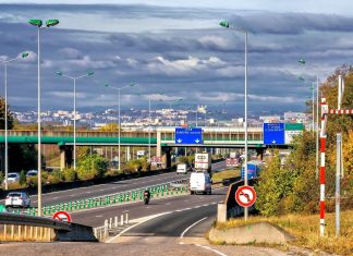 Tot ce trebuie să știi înainte de a conduce în Franța