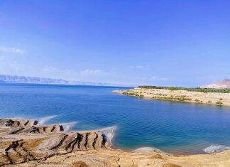 Vizitarea Mării Moarte în Iordania: Un ghid complet