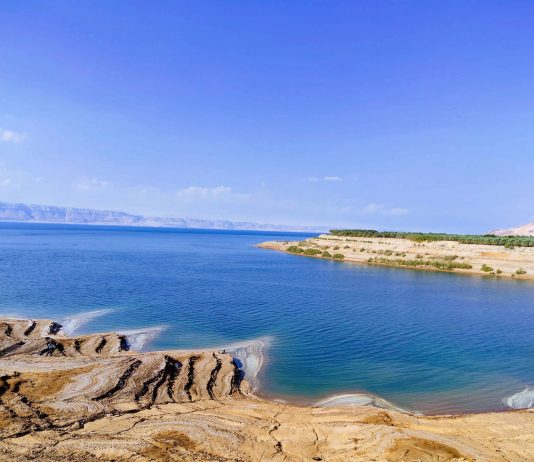 Vizitarea Mării Moarte în Iordania: Un ghid complet